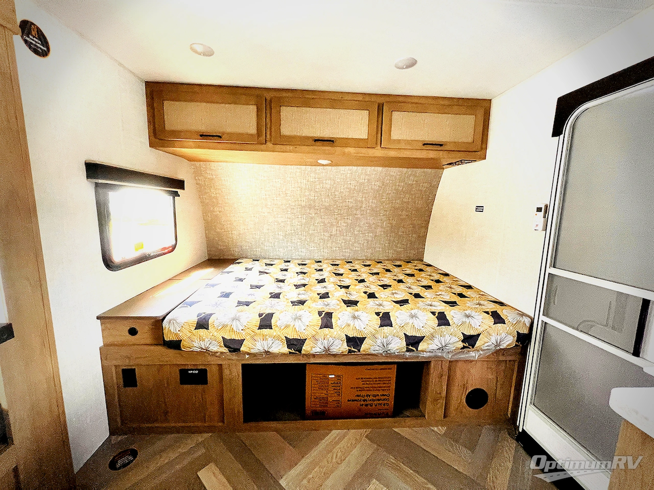 2025 Ember E-Series 19ETS Photo 11