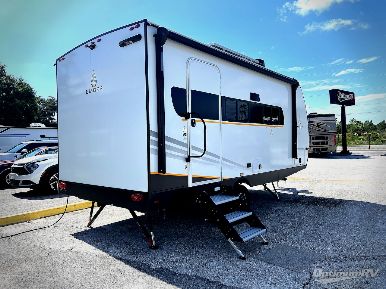 2025 Ember E-Series 18FBE Photo 2