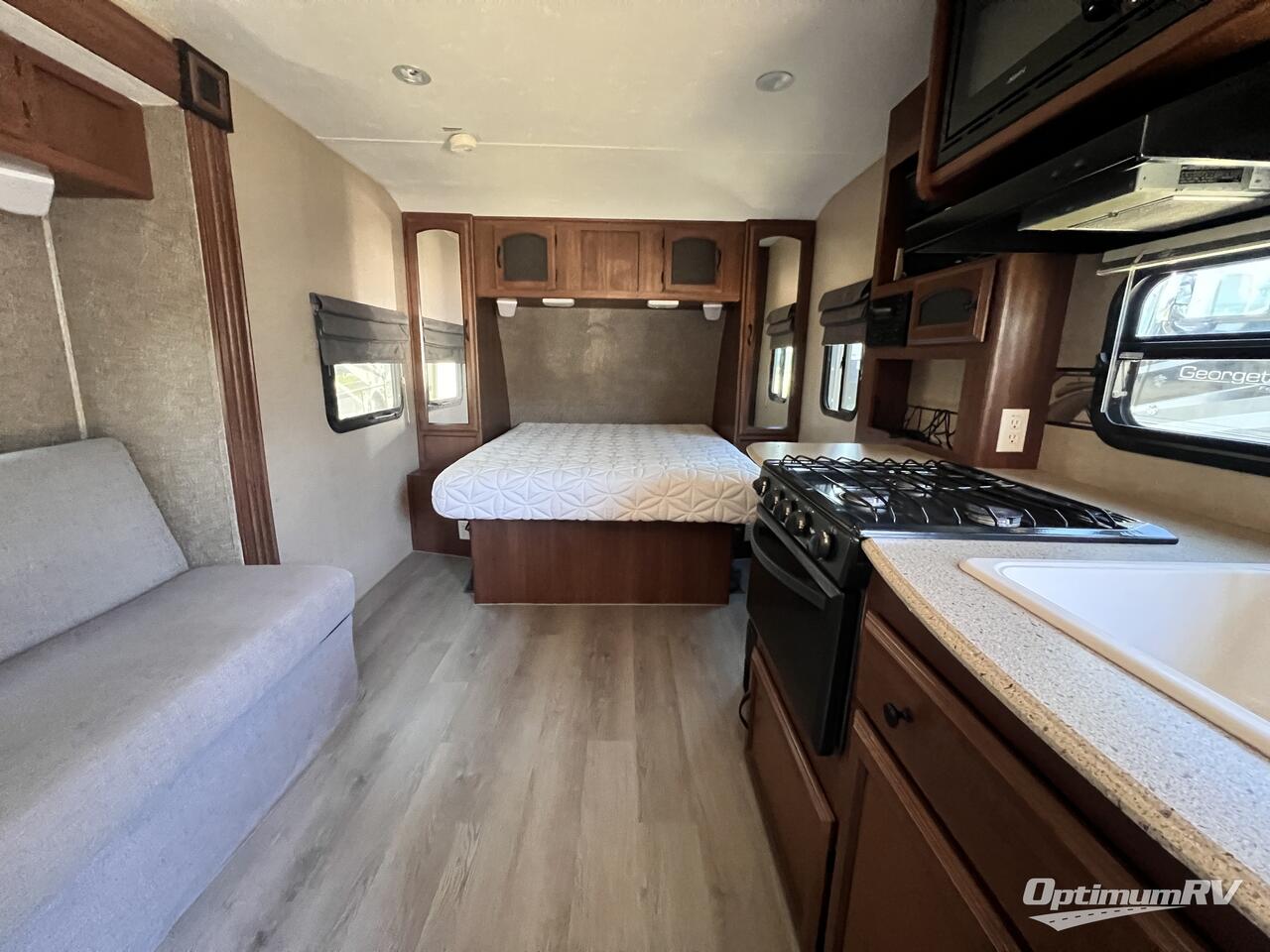 2014 Coachmen Freedom Express 192RBS Photo 4
