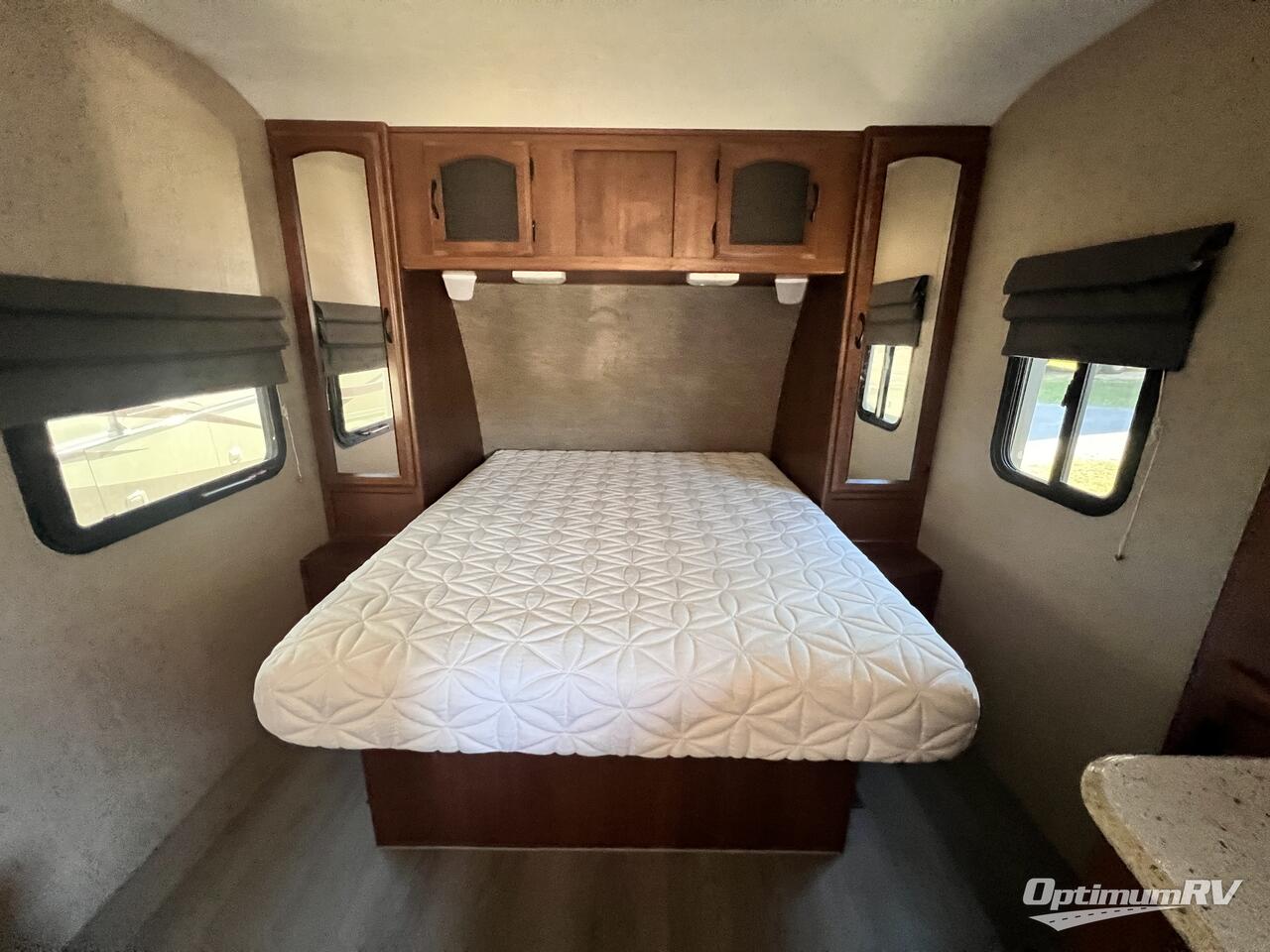2014 Coachmen Freedom Express 192RBS Photo 5
