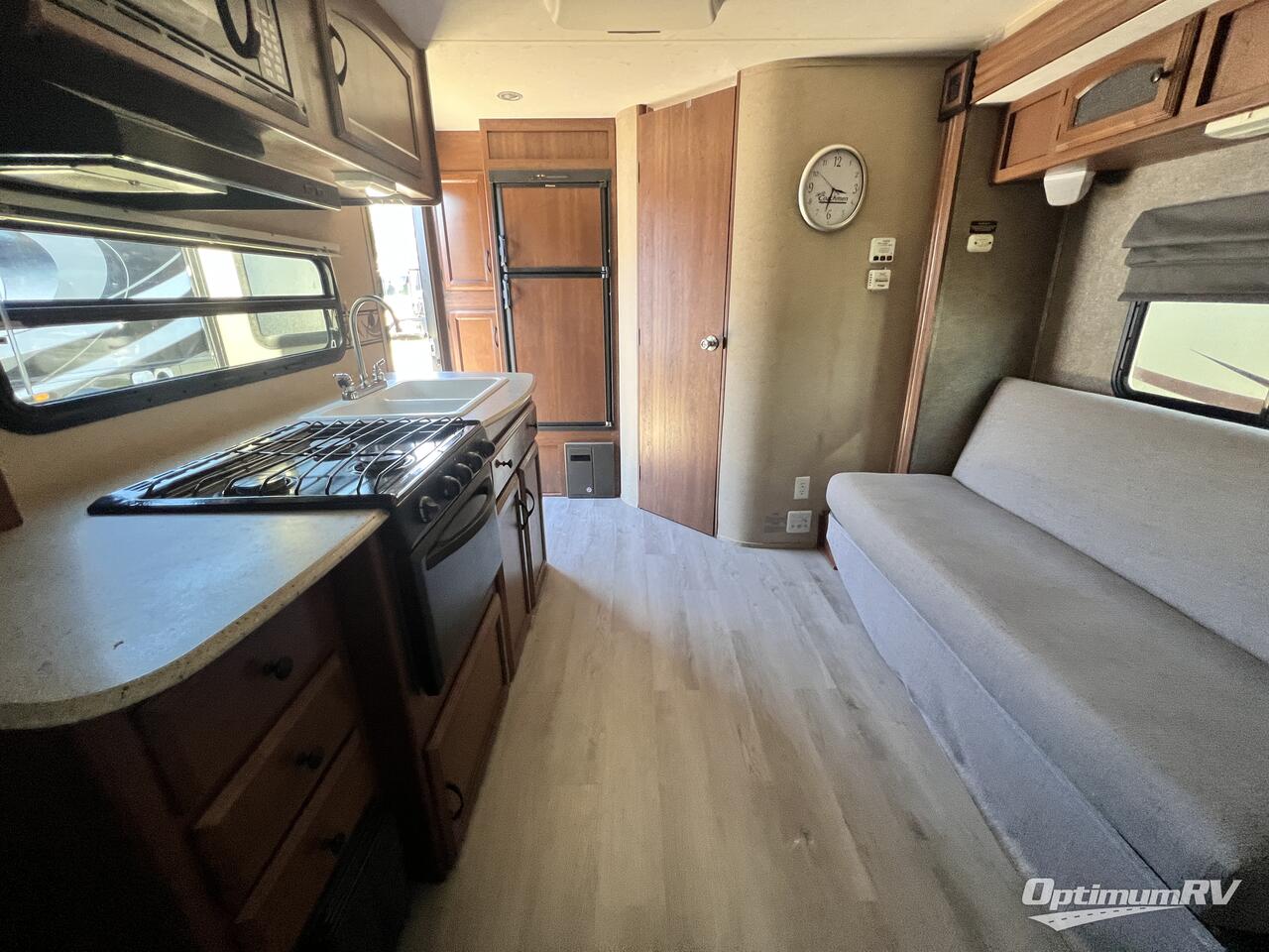 2014 Coachmen Freedom Express 192RBS Photo 6