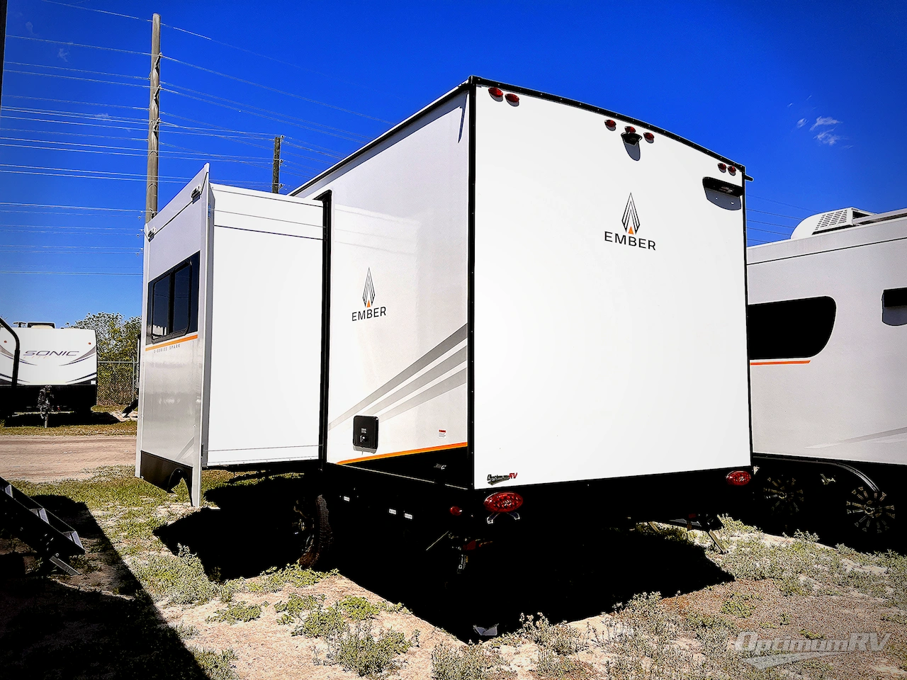 2025 Ember E-Series 18FBE Photo 2