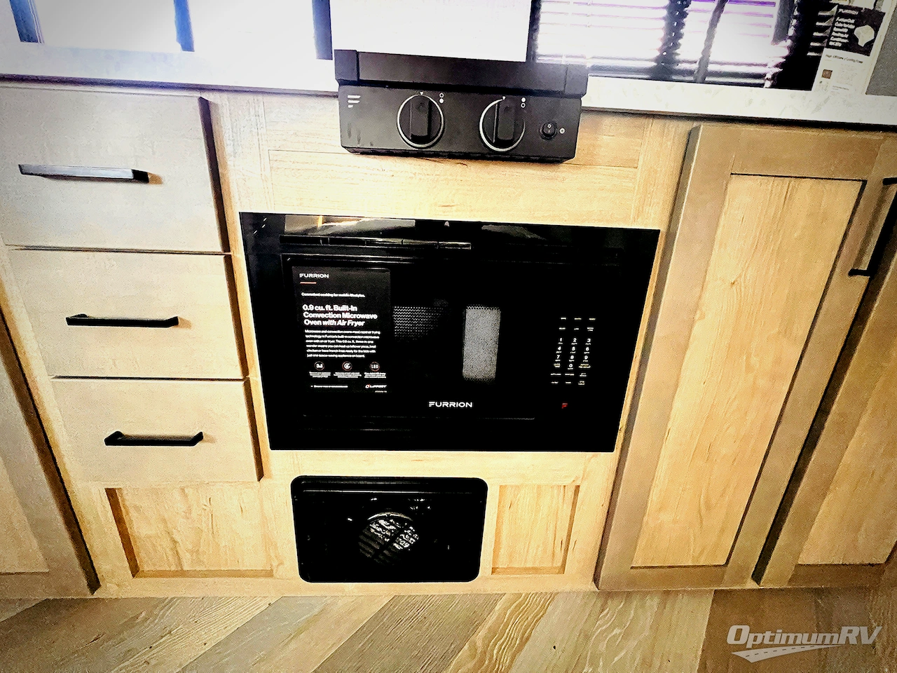 2025 Ember E-Series 18FBE Photo 8