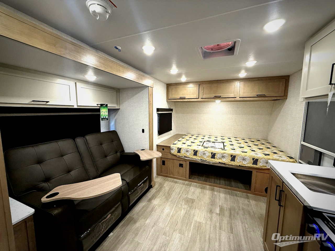 2026 Ember E-Series 19ETS Photo 5