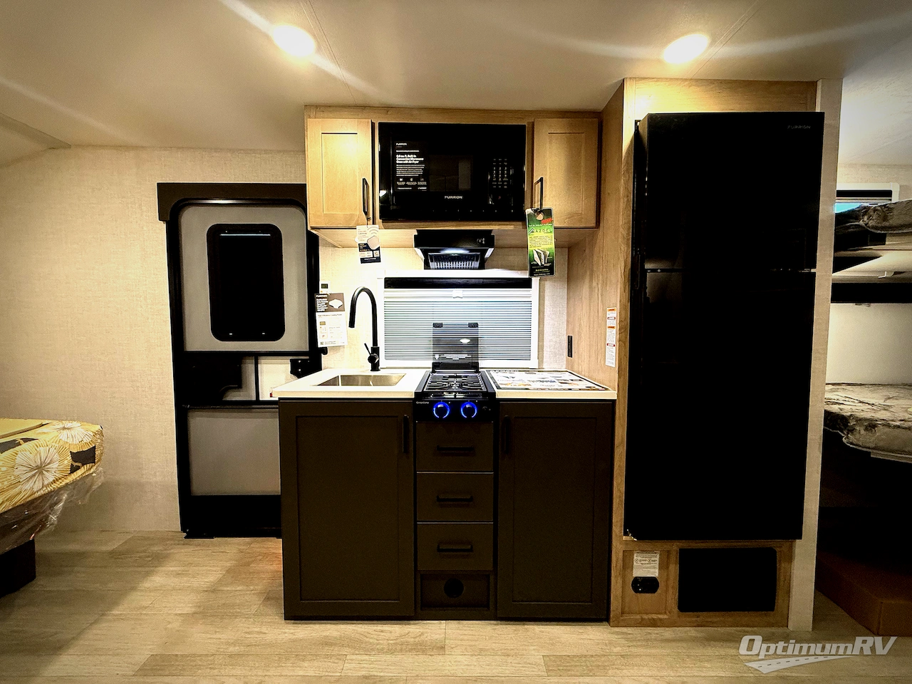 2026 Ember Overland Series 221MSL Photo 12