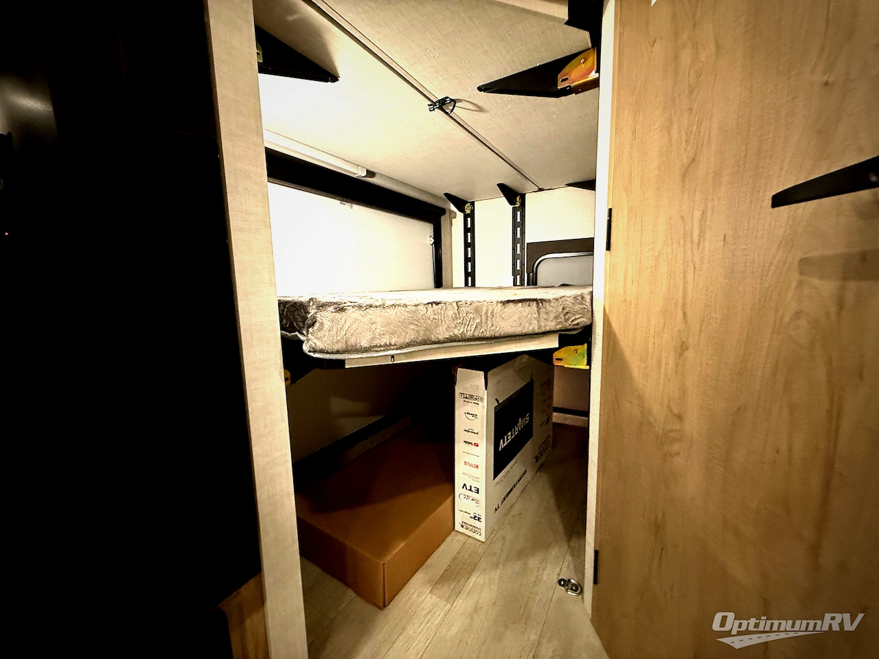 2026 Ember Overland Series 221MSL Photo 18