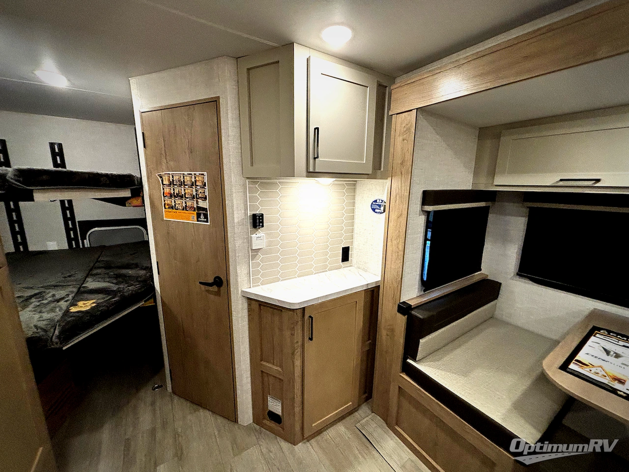 2026 Ember E-Series 26ETS Photo 12