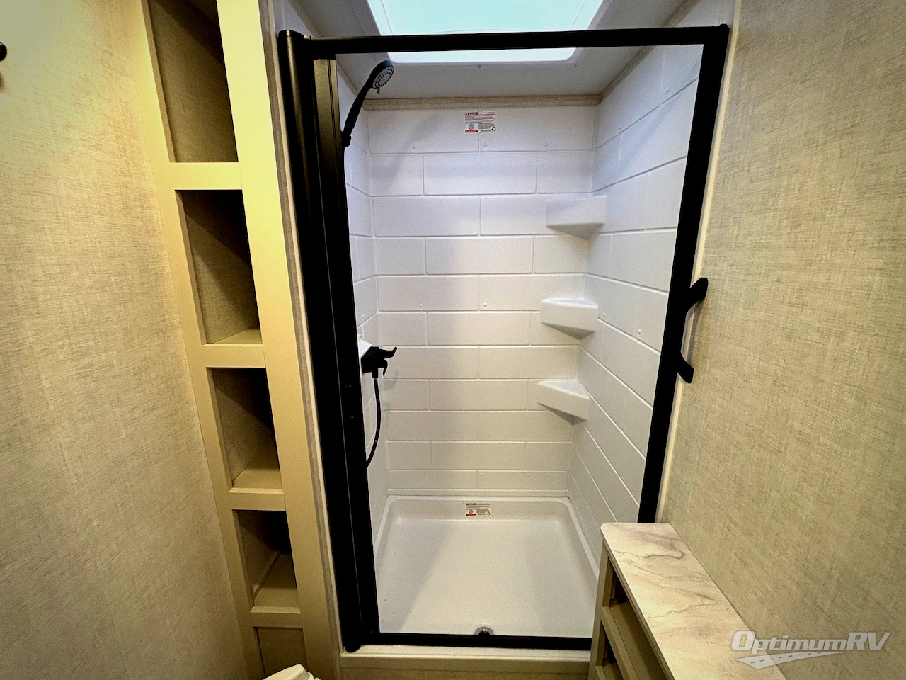 2026 Ember E-Series 26ETS Photo 17