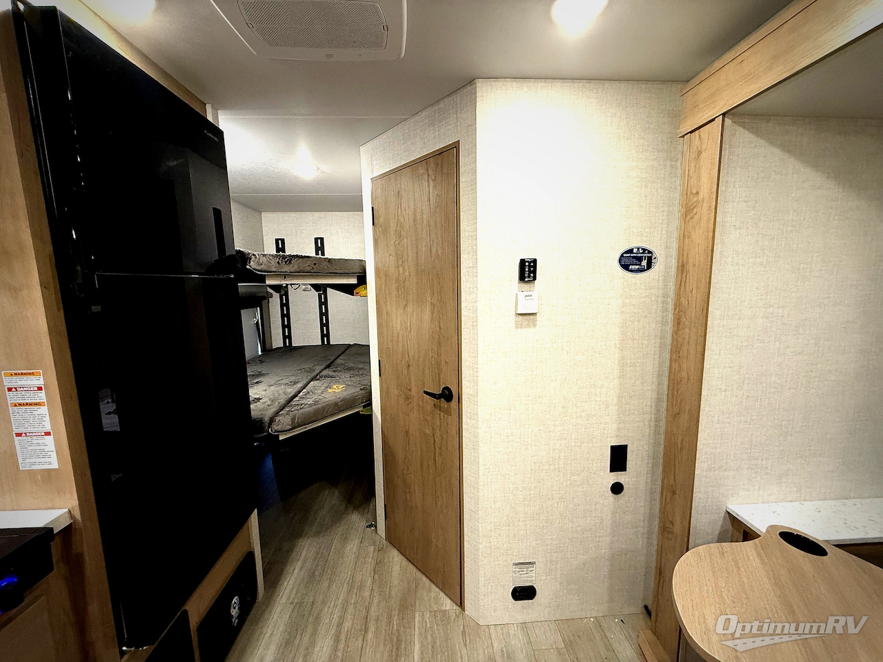 2026 Ember E-Series 19ETS Photo 13