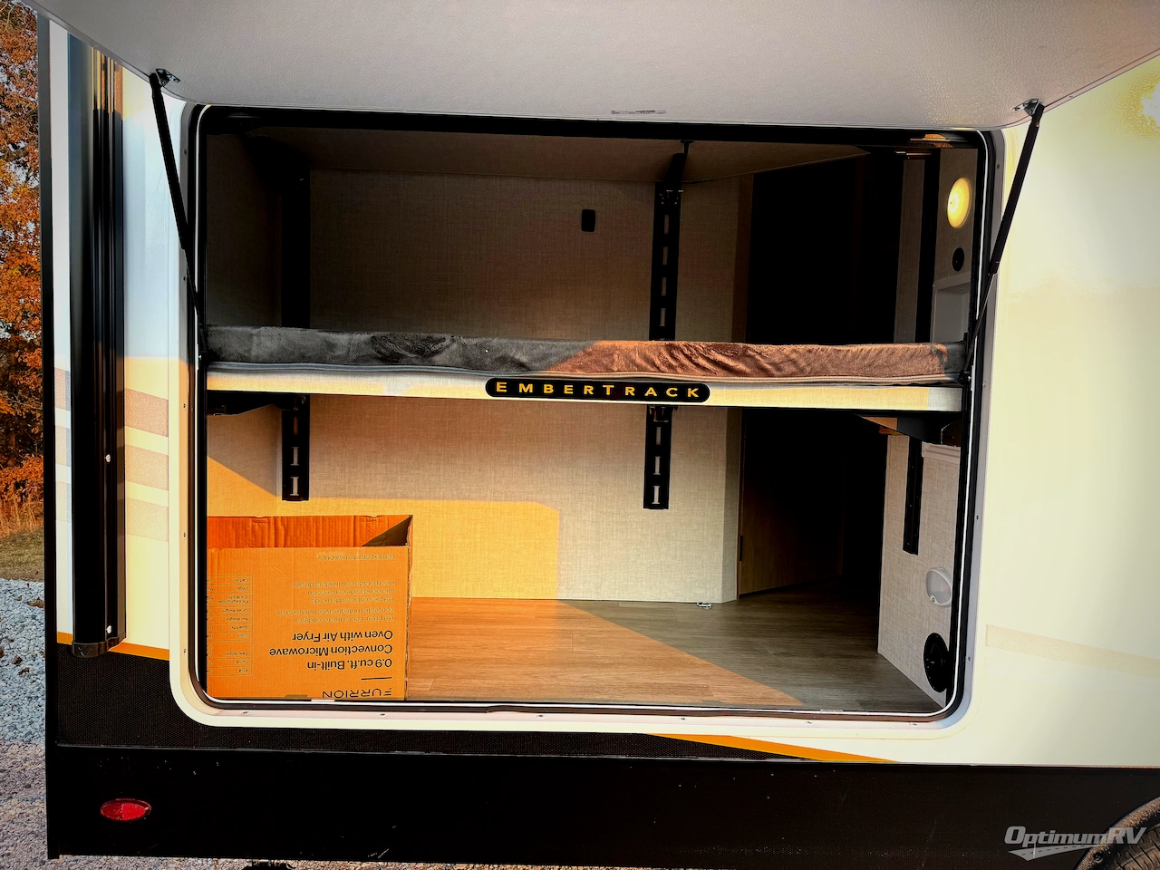 2026 Ember E-Series 19ETS Photo 19