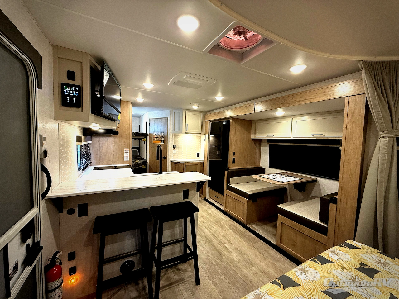 2026 Ember E-Series 22ETS Photo 4