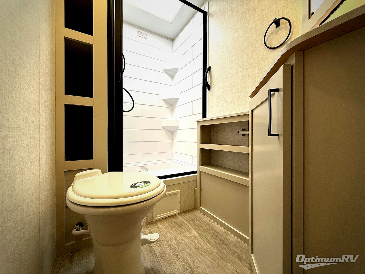 2026 Ember E-Series 22ETS Photo 17