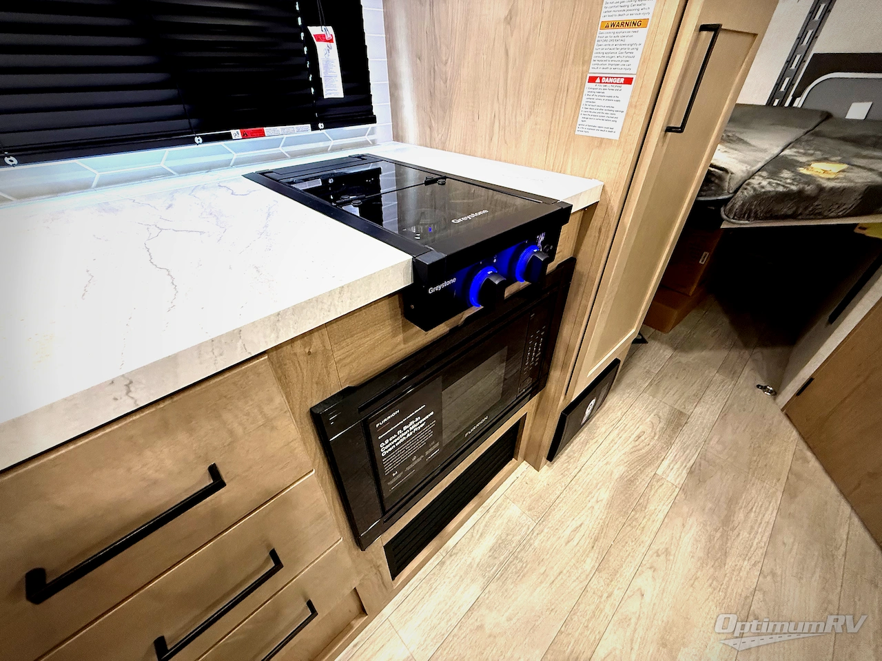 2026 Ember E-Series 22ETS Photo 14