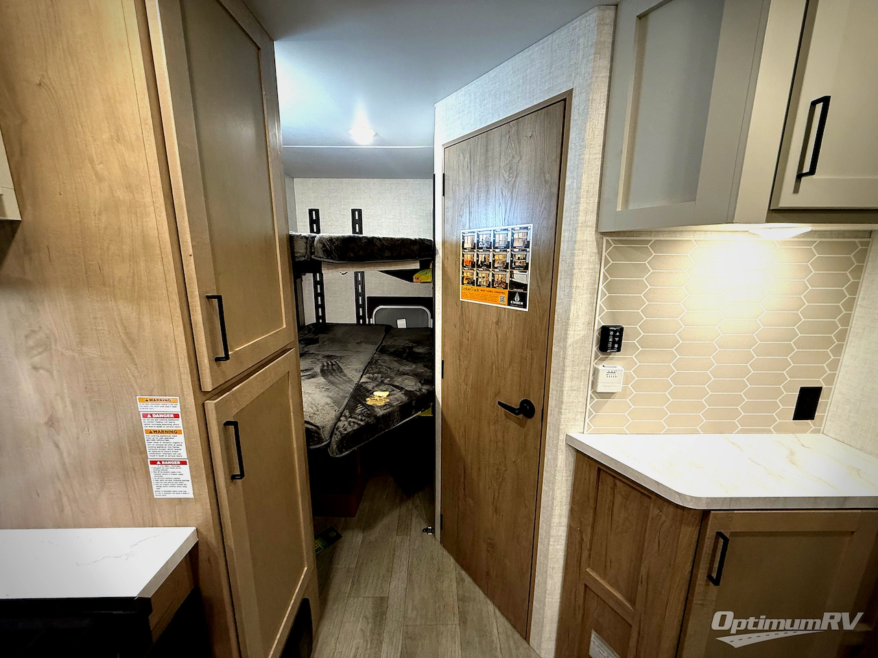 2026 Ember E-Series 22ETS Photo 15