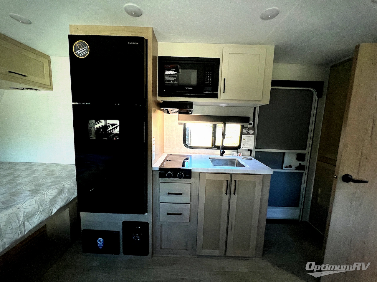 2026 Ember E-Series 18RBE Photo 7