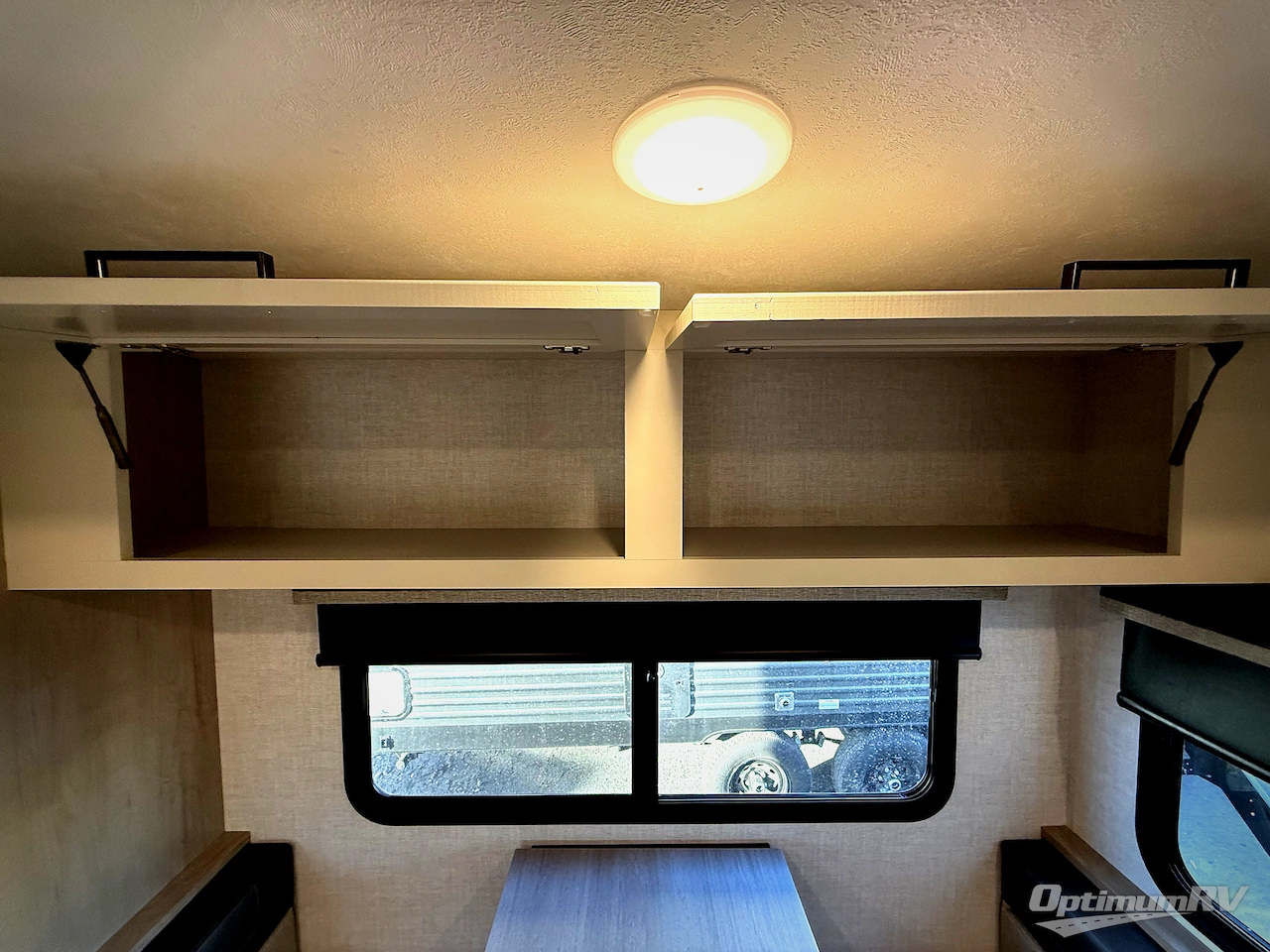 2026 Ember E-Series 22ETS Photo 6