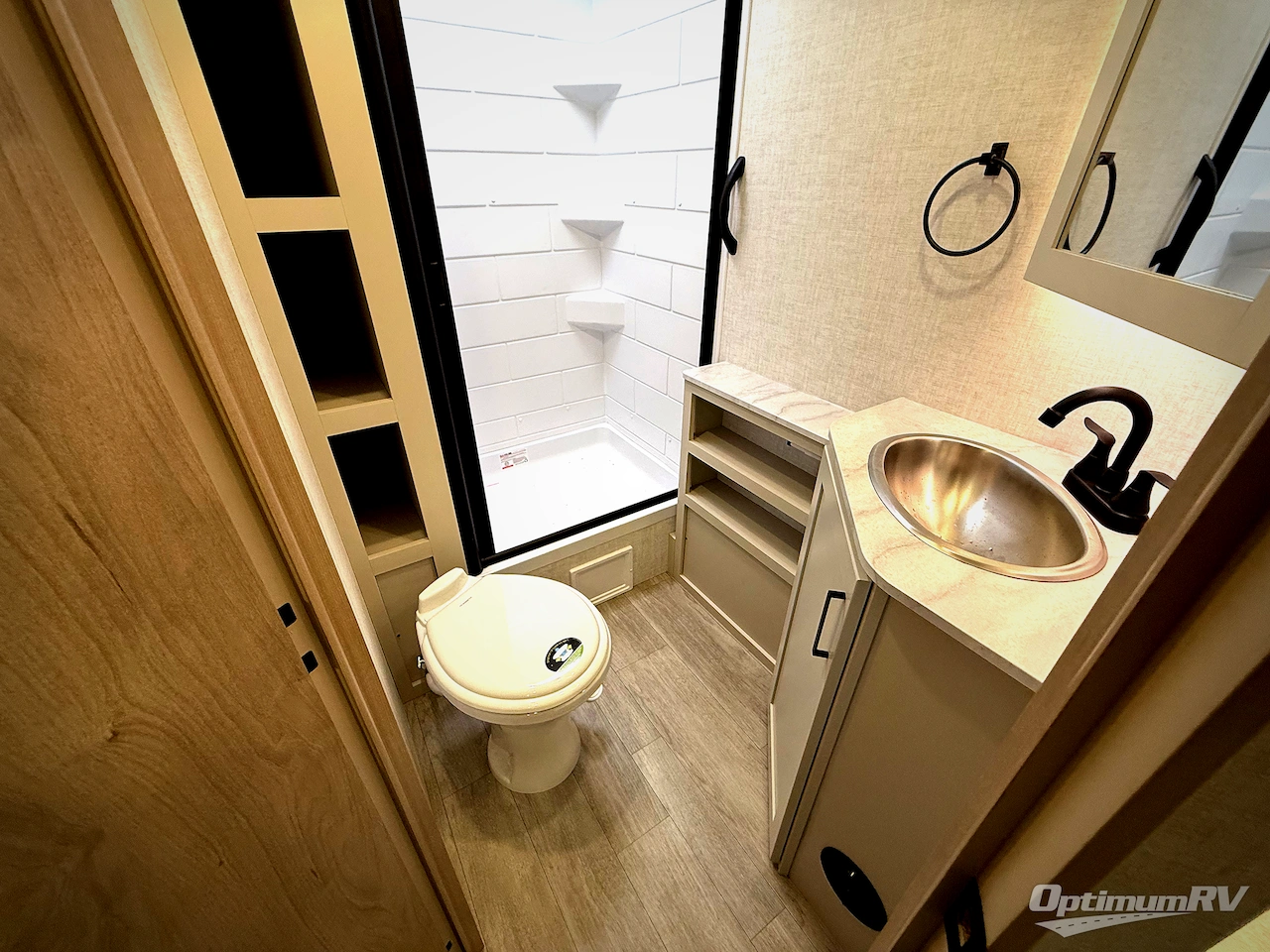 2026 Ember E-Series 22ETS Photo 17