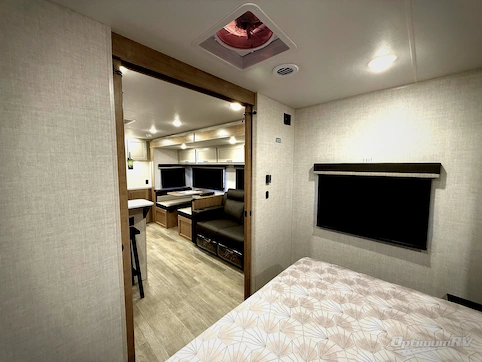 2026 Ember E-Series 26ETS RV Photo 2