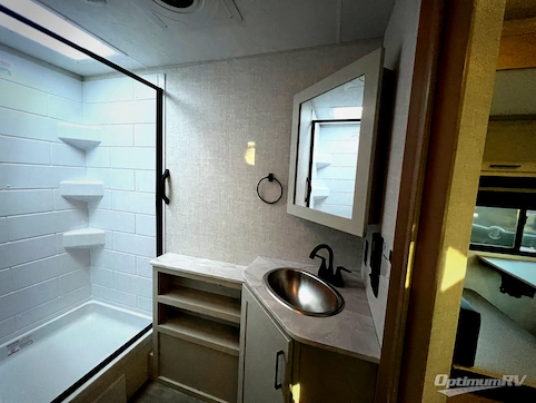 2026 Ember E-Series 19ETS RV Photo 4