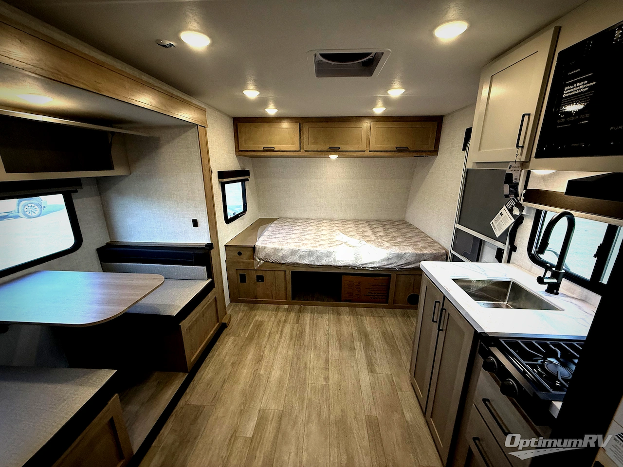 2026 Ember E-Series 19ETS Photo 15