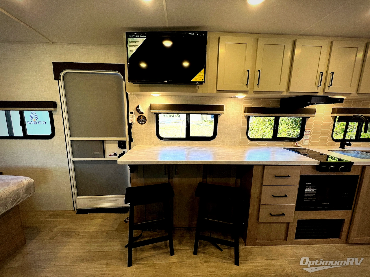 2026 Ember E-Series 21RKE Photo 7