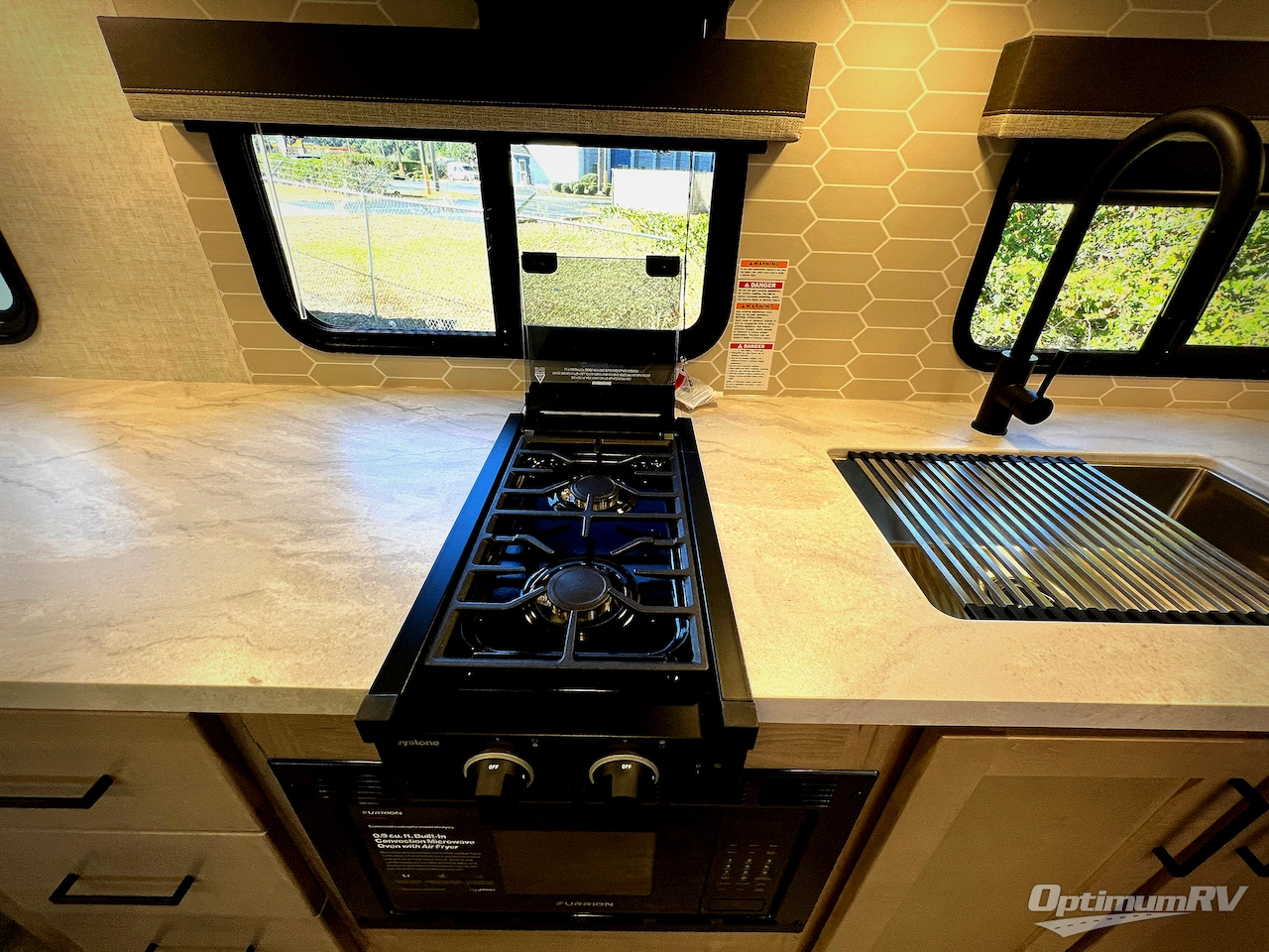 2026 Ember E-Series 21RKE Photo 10