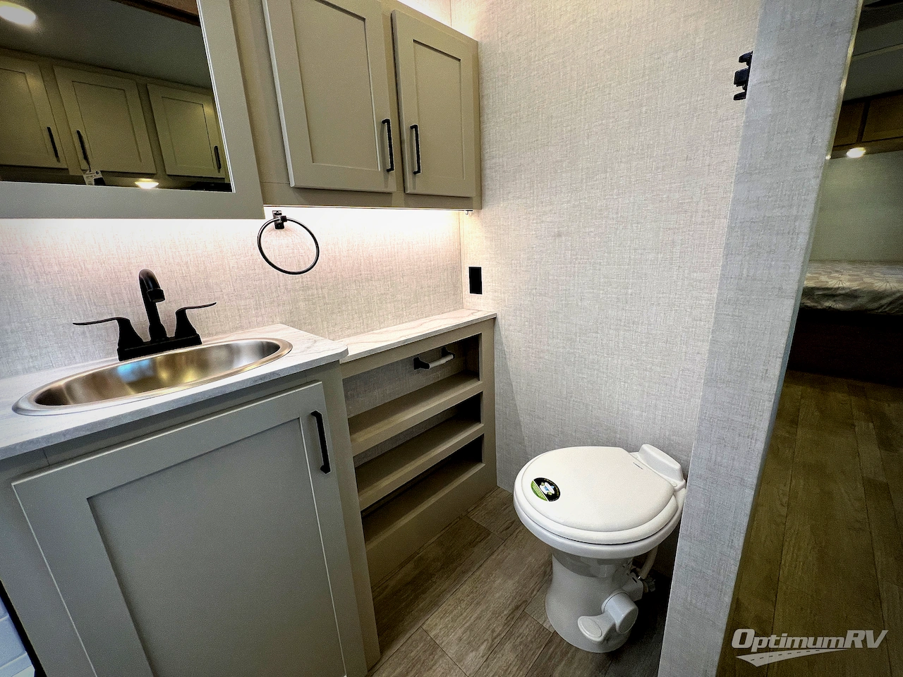 2026 Ember E-Series 21RKE Photo 15