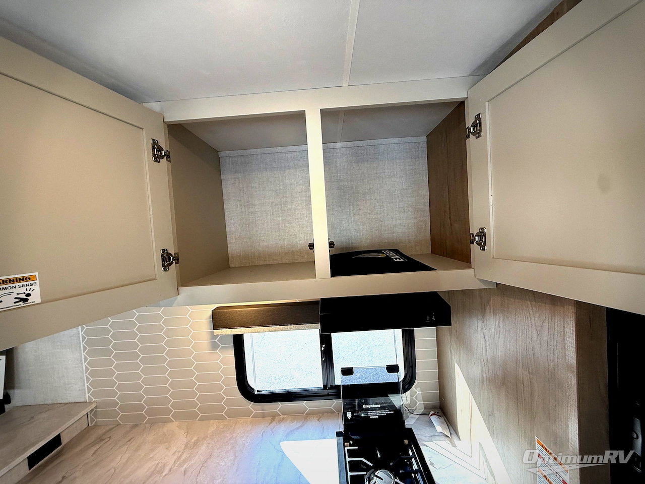 2026 Ember E-Series 26ETS Photo 9