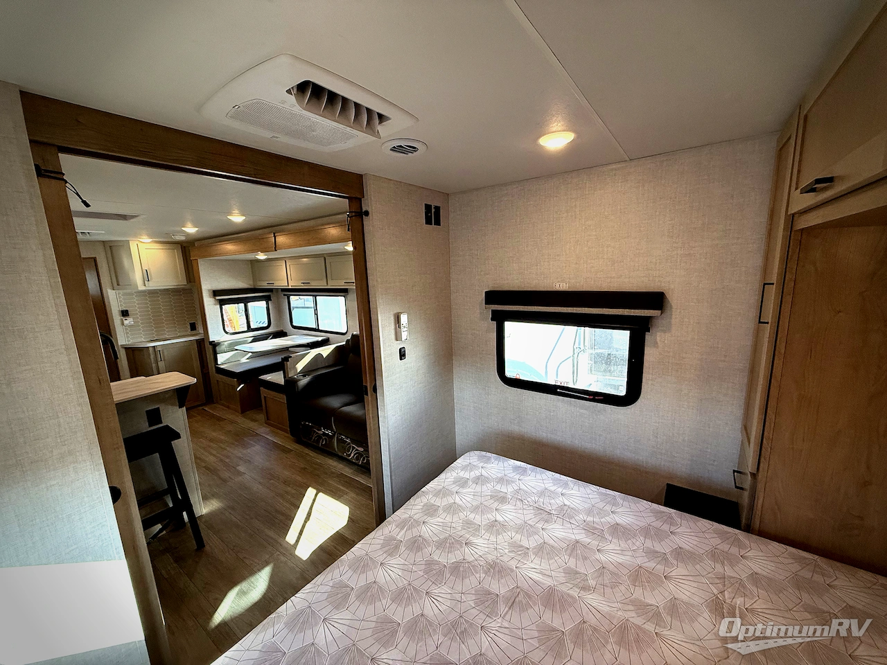 2026 Ember E-Series 26ETS Photo 18