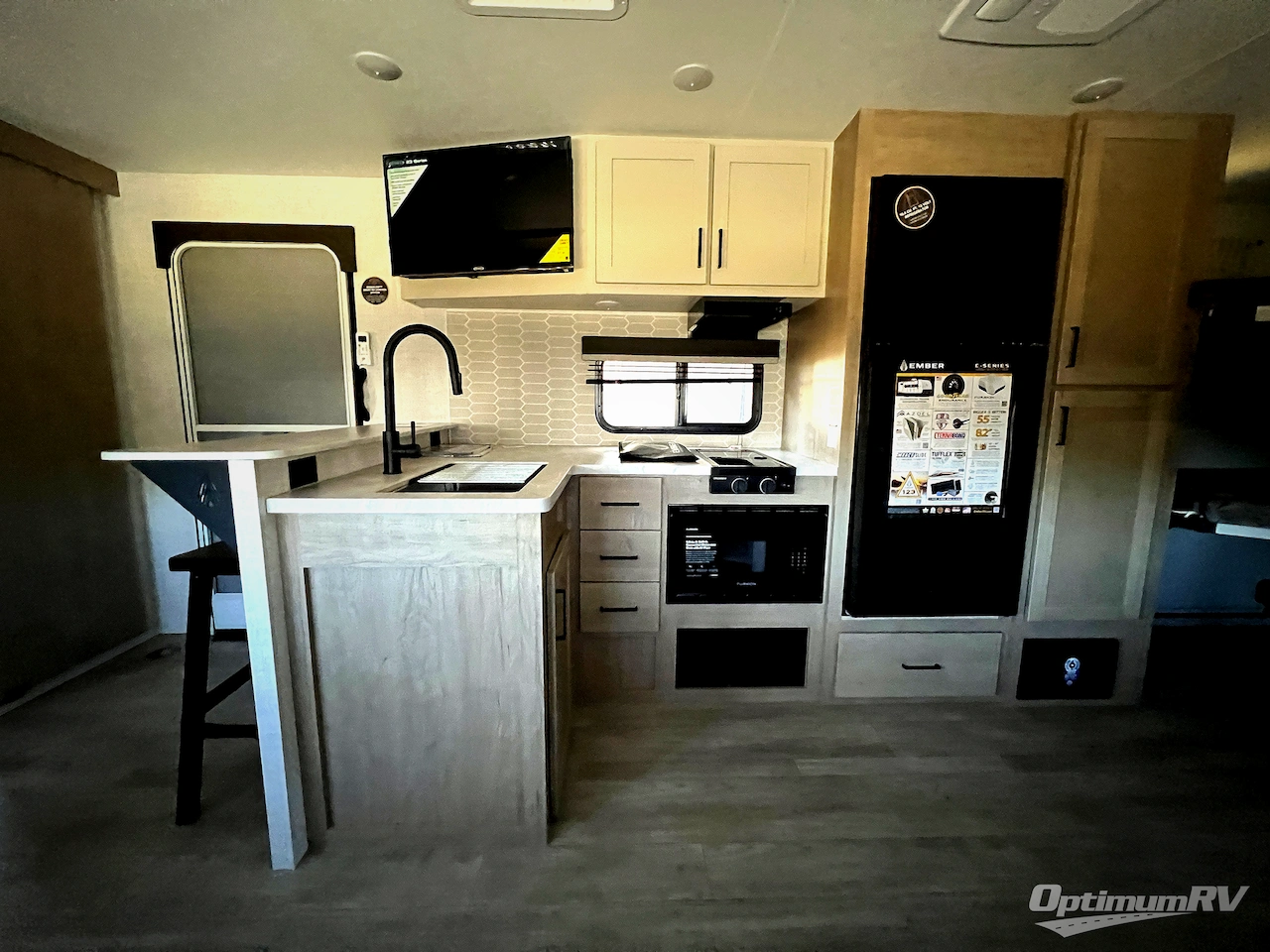 2026 Ember E-Series 26ETS Photo 8