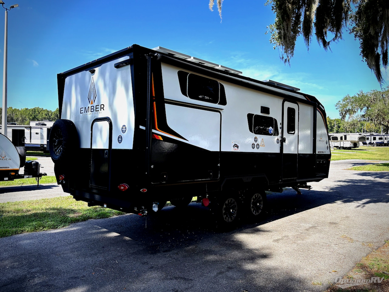 2026 Ember Overland Series 221MSL Photo 2