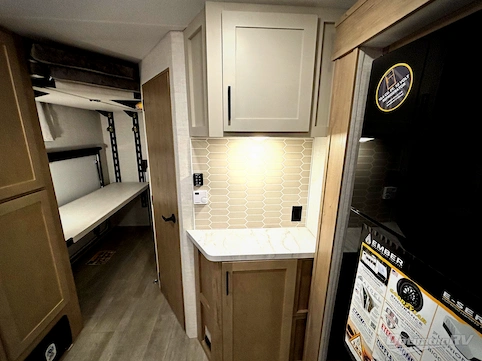 2026 Ember E-Series 22ETS RV Photo 4