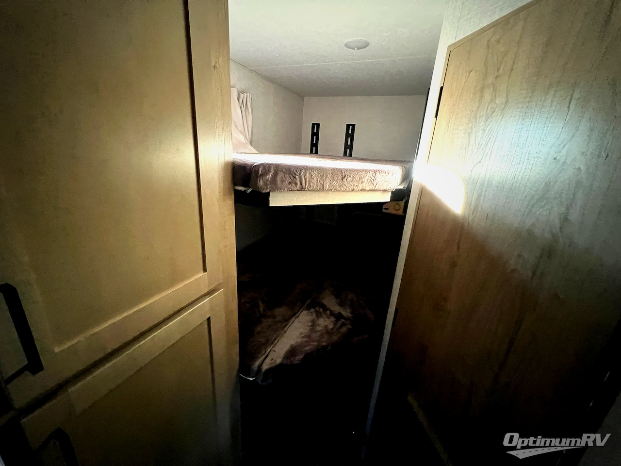 2026 Ember E-Series 22ETS Photo 17