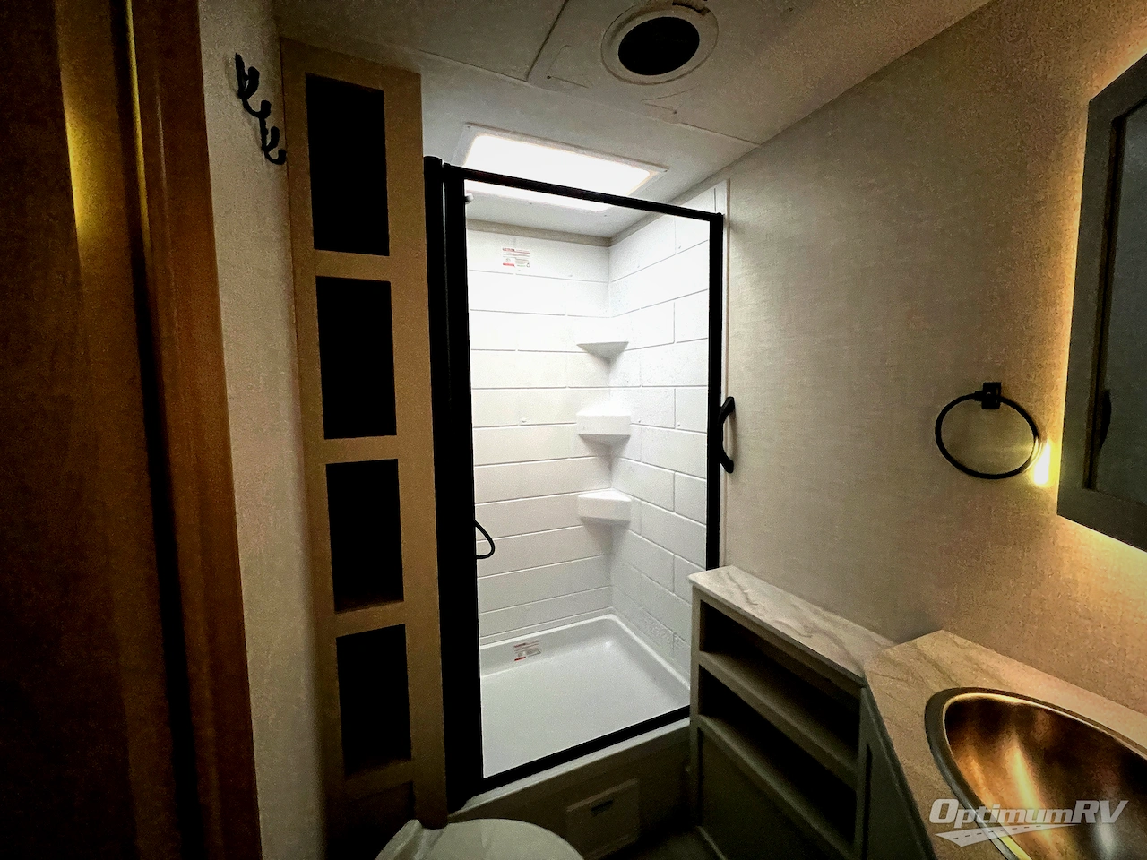 2026 Ember E-Series 22ETS Photo 20