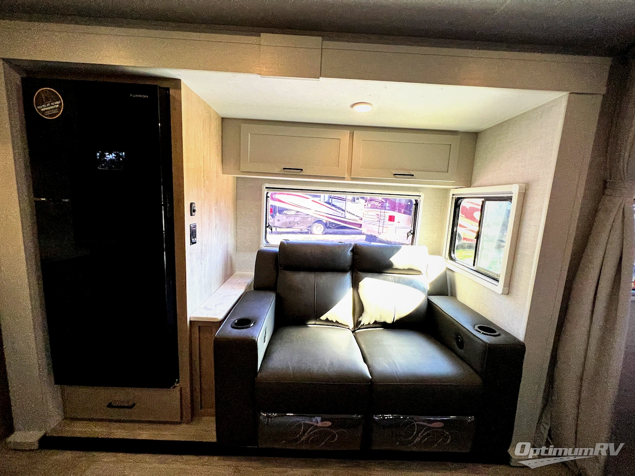 2027 Ember Touring Edition 2200ETL Photo 6