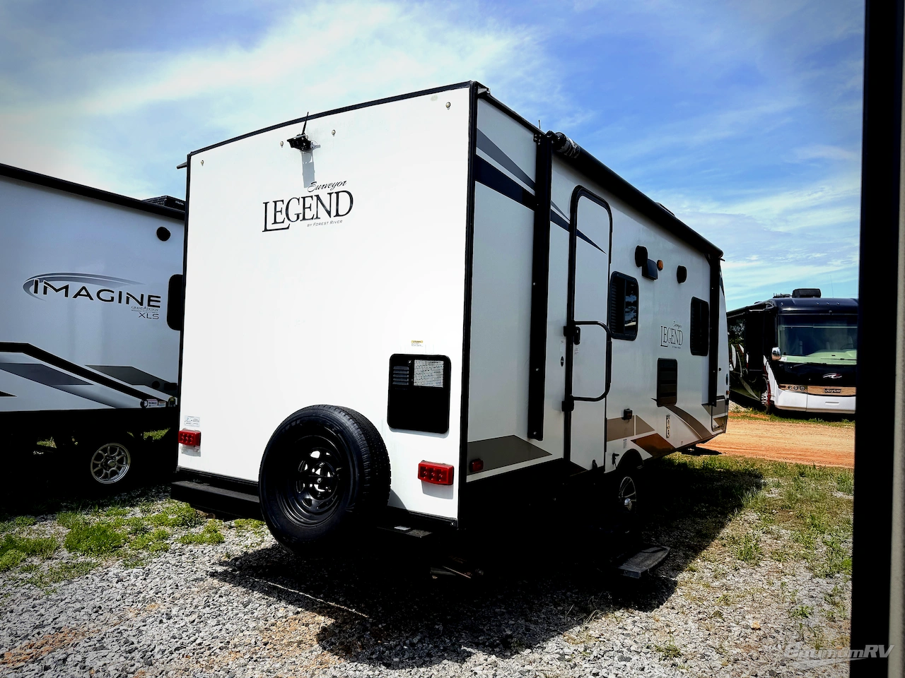 2020 Forest River Surveyor Legend 19RBLE Photo 2