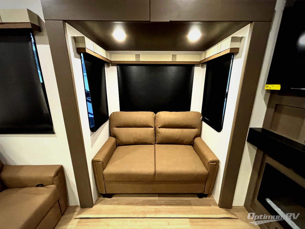 2026 East To West Tandara 388LR Photo 16