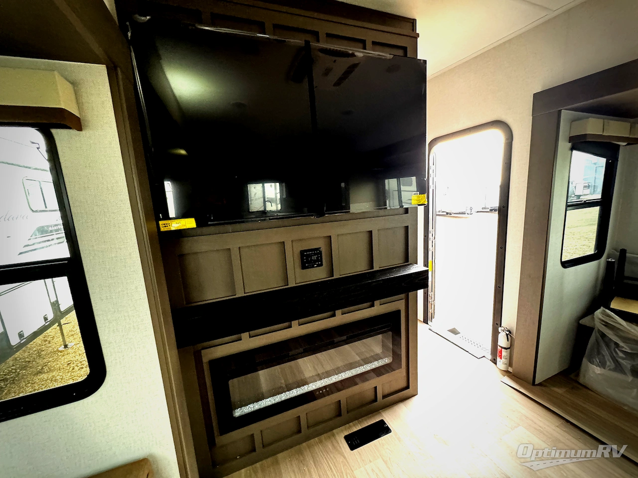 2026 East To West Tandara 388LR Photo 10