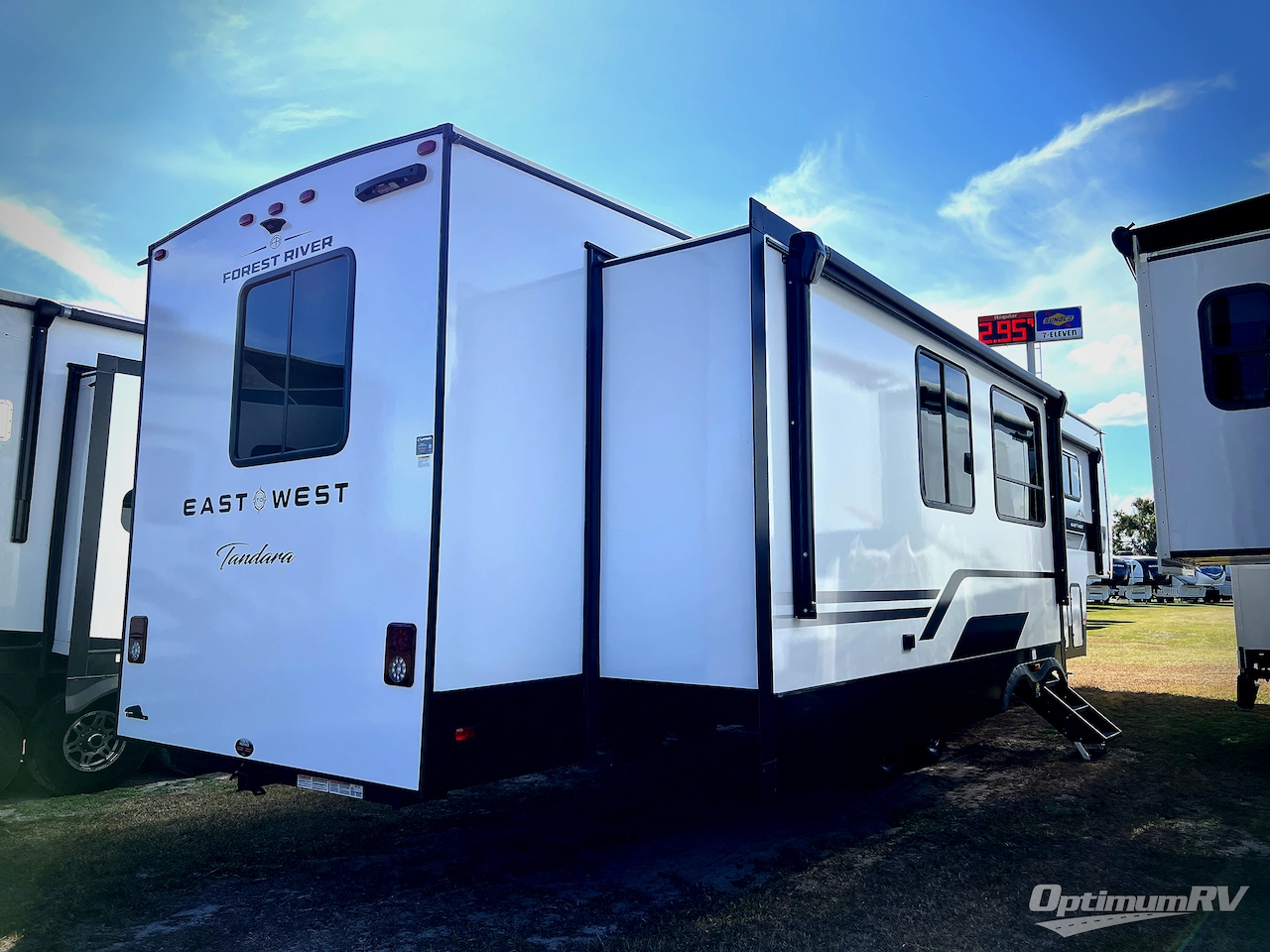 2026 East To West Tandara 388LR Photo 3