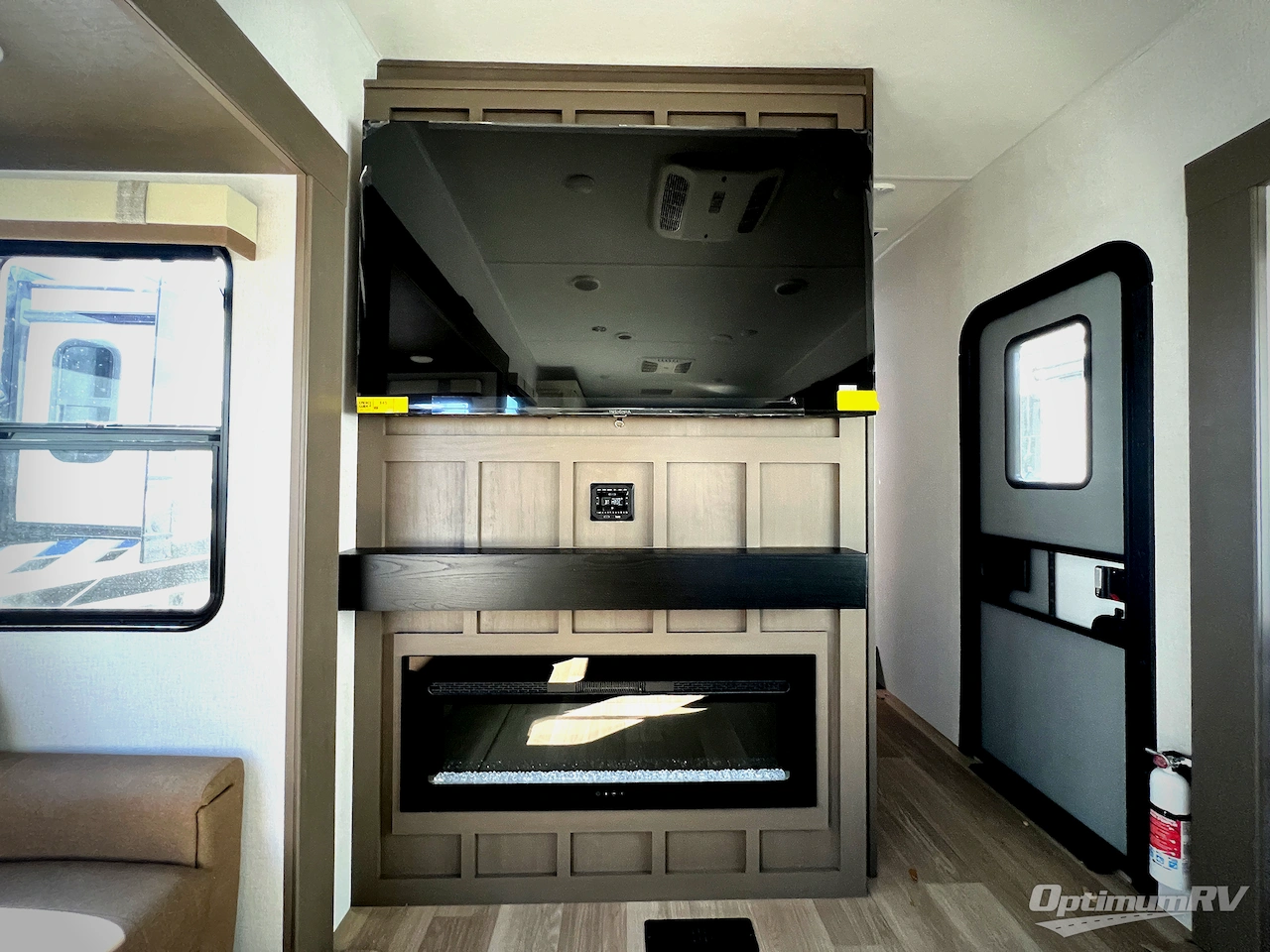 2026 East To West Tandara 388LR Photo 7