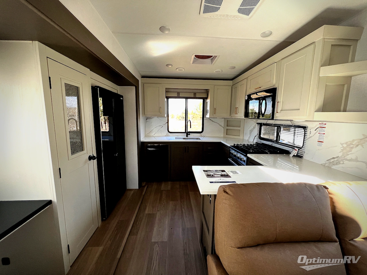 2026 East To West Tandara 388LR Photo 11