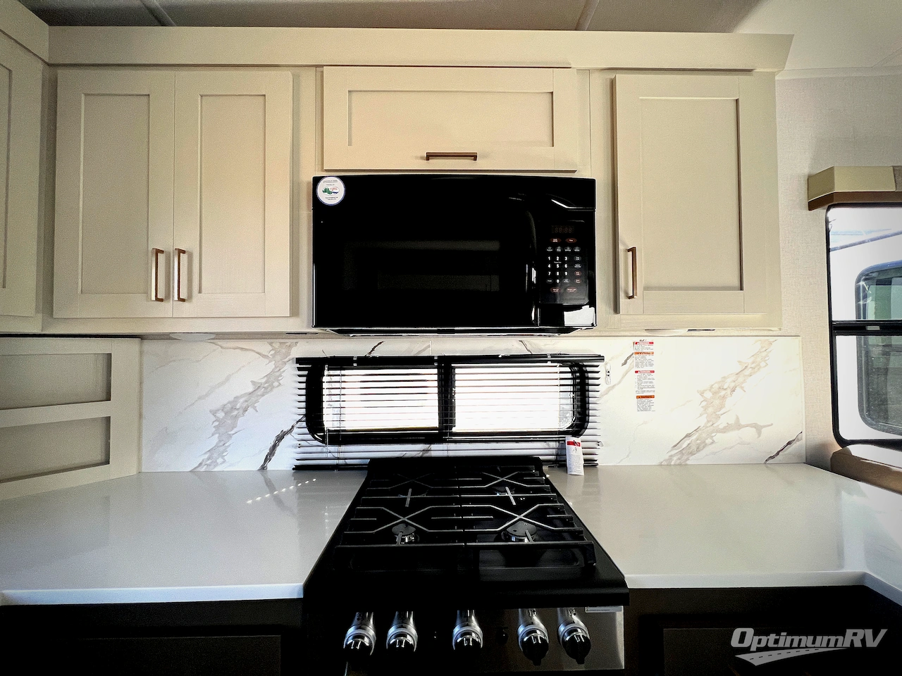 2026 East To West Tandara 388LR Photo 16