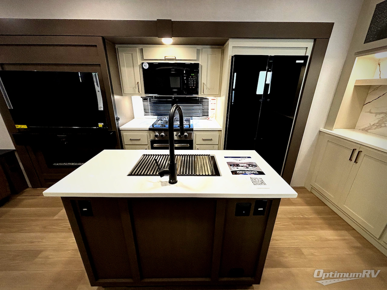 2026 East To West Tandara 295RL Photo 6