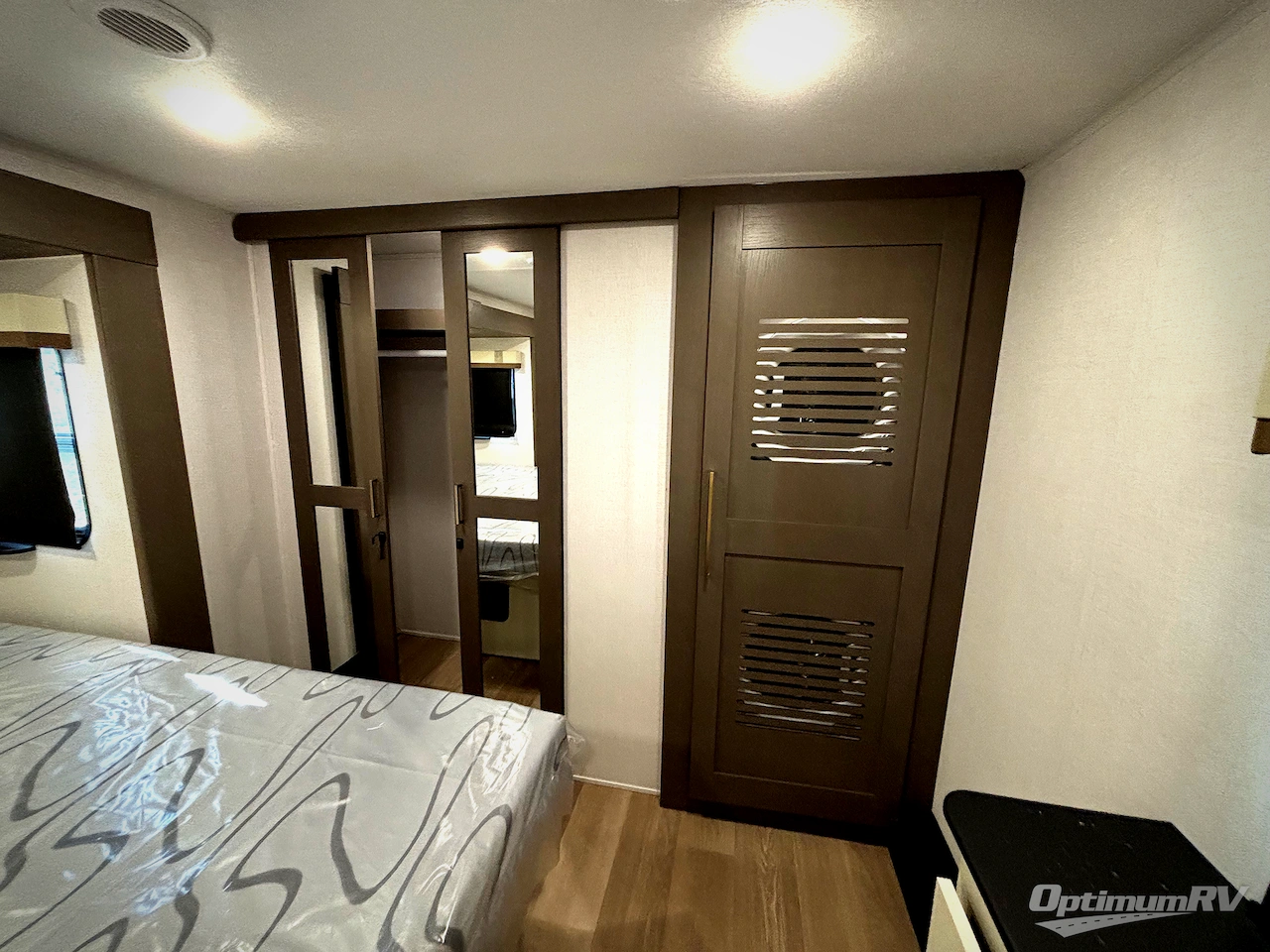 2026 East To West Tandara 295RL Photo 10