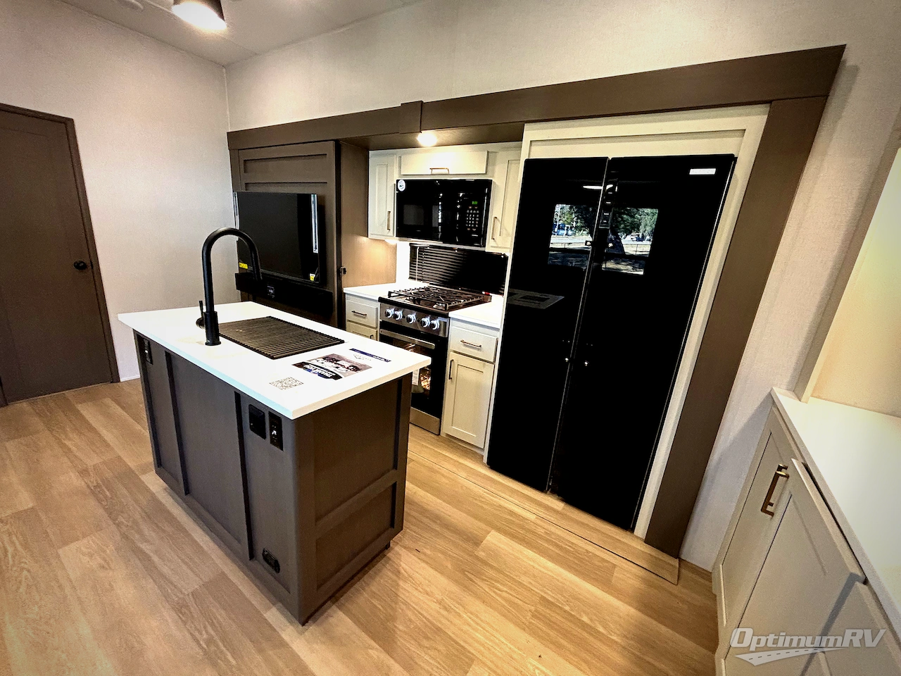 2026 East To West Tandara 389DS Photo 15