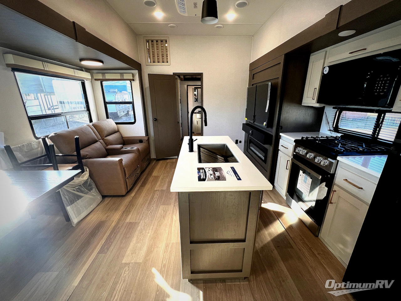 2026 East To West Tandara 389DS Photo 4