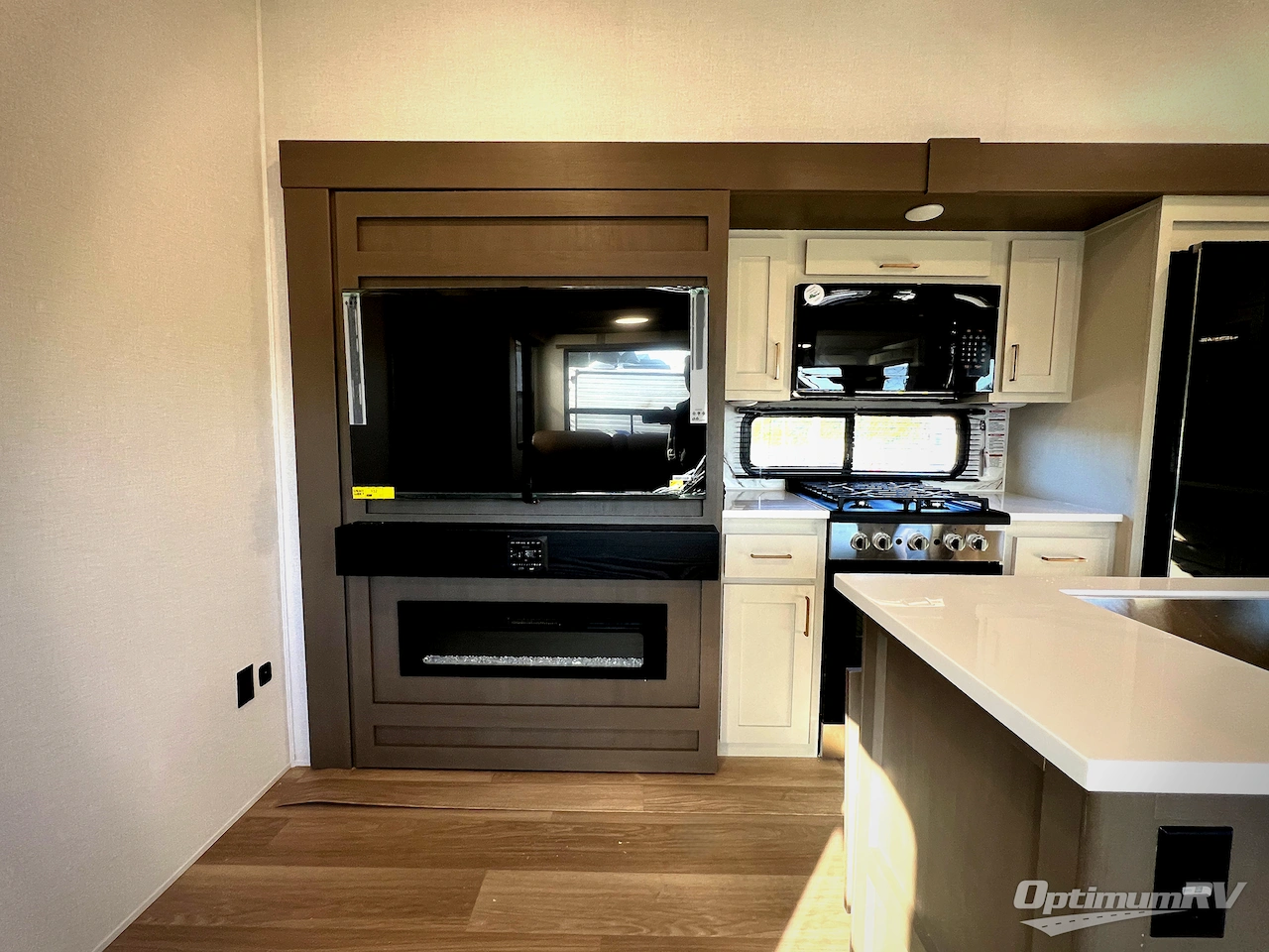 2026 East To West Tandara 389DS Photo 6