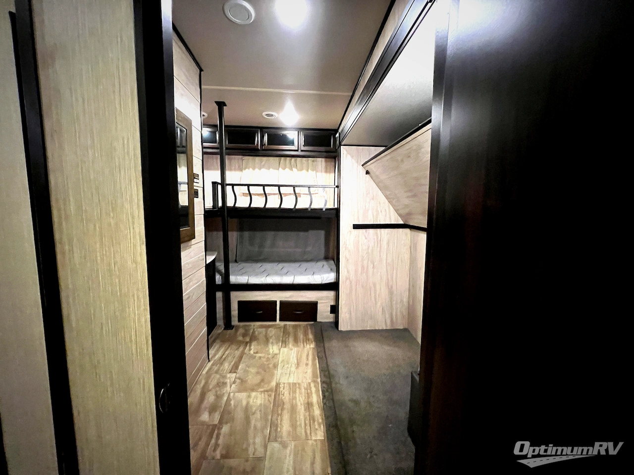 2017 Palomino Columbus Compass 374BHC Photo 15