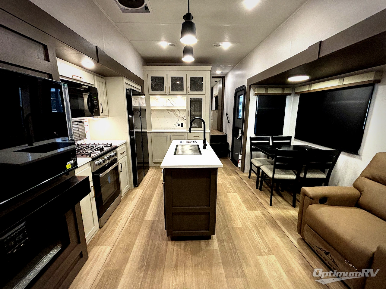 2026 East To West Tandara 389DS Photo 4