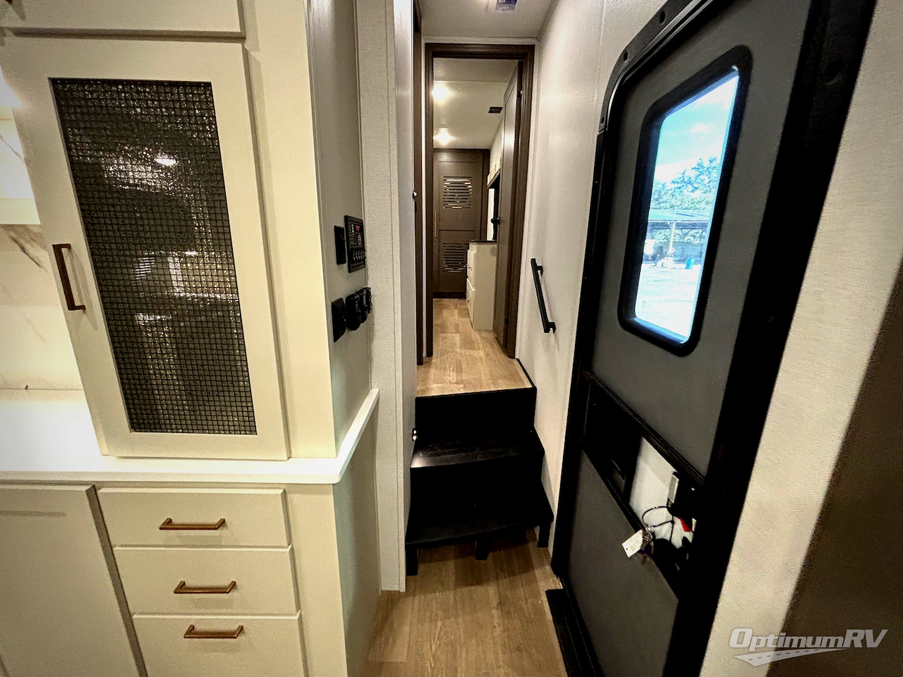 2026 East To West Tandara 389DS Photo 6